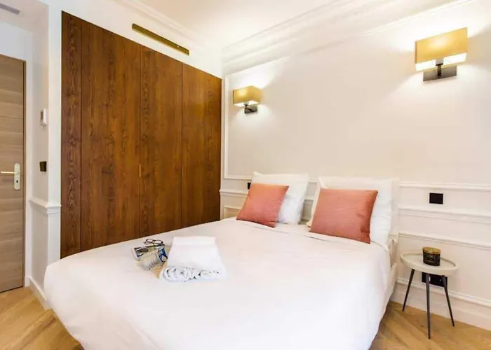 Newly Rebuilt By Architect - Center Of Paris