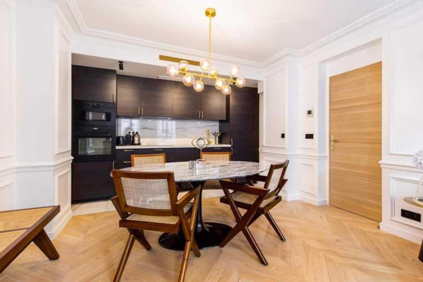 Newly Rebuilt By Architect - Center Of Apartment *
