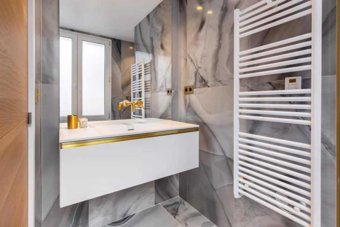 Apartment Newly Rebuilt By Architect - Center Of *
