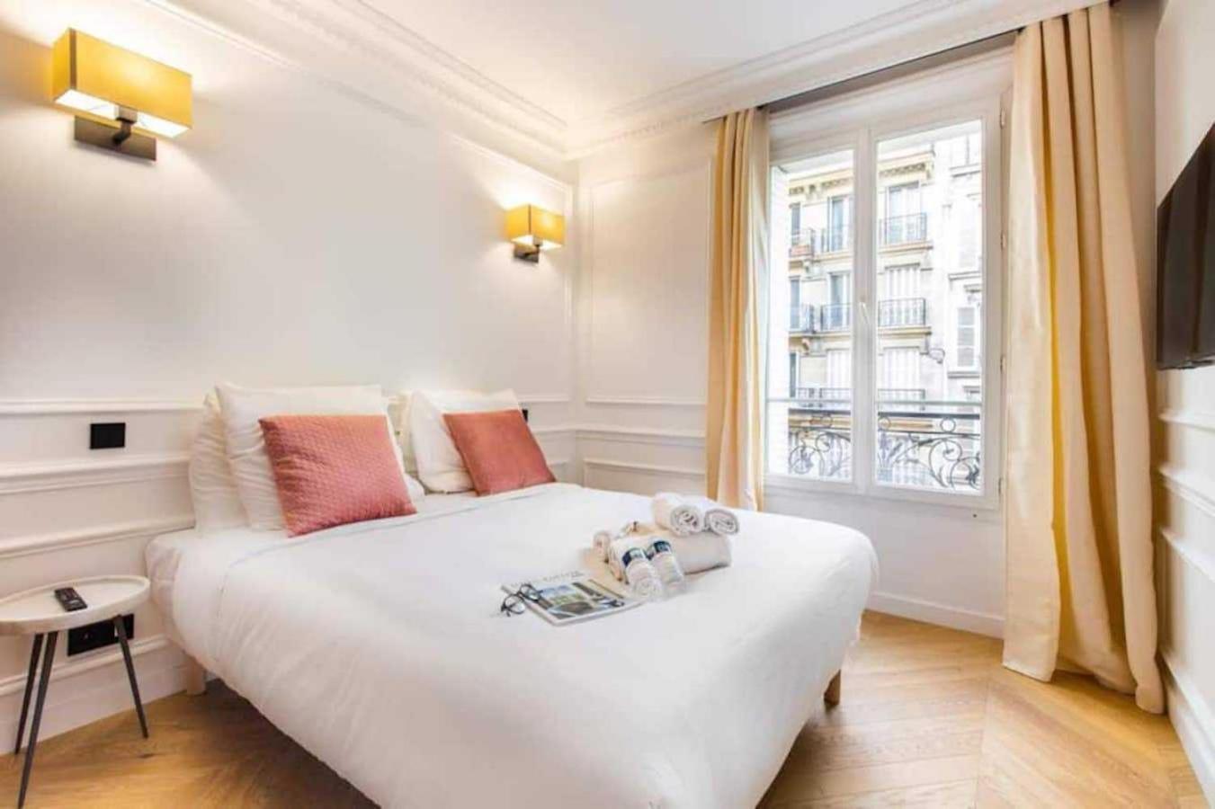 Newly Rebuilt By Architect - Center Of Apartment Paris